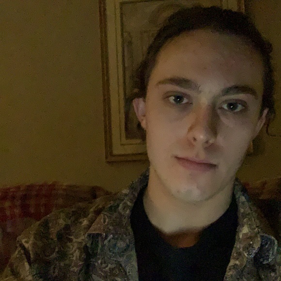 Meet your Posher, Curtis - Picture 1 of 3